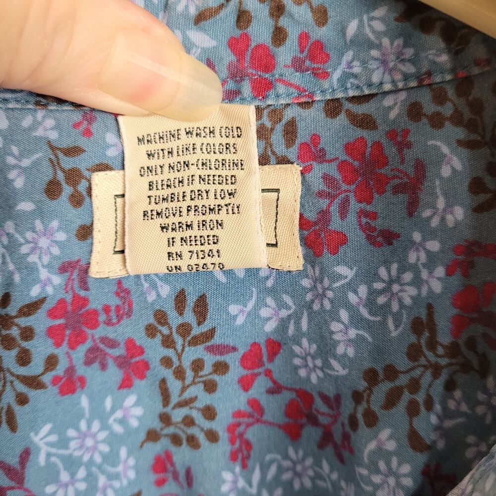 L.L. Bean blue floral button up top Size Med women cottagecore dainty feminine - Picture 8 of 8
